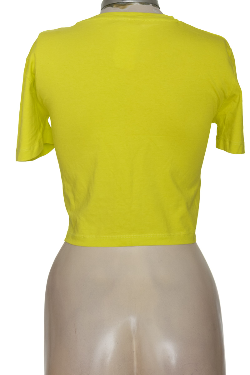 Top / Camiseta color Verde - Zara