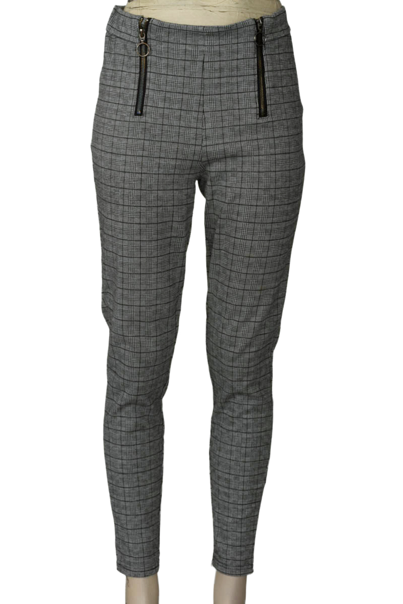 Pantalones color Gris - Stradivarius