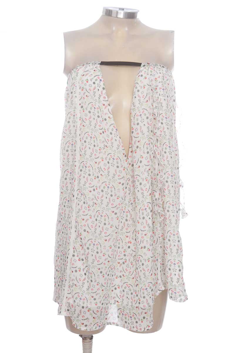 Top / Camiseta color Blanco - Closeando