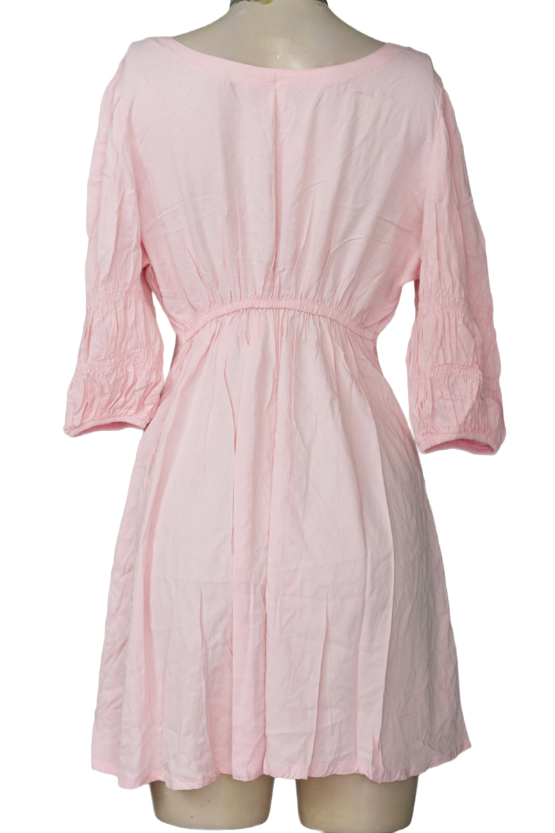 Vestido / Enterizo color Rosado - Closeando