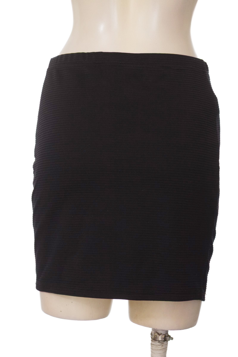 Falda color Negro - Forever 21