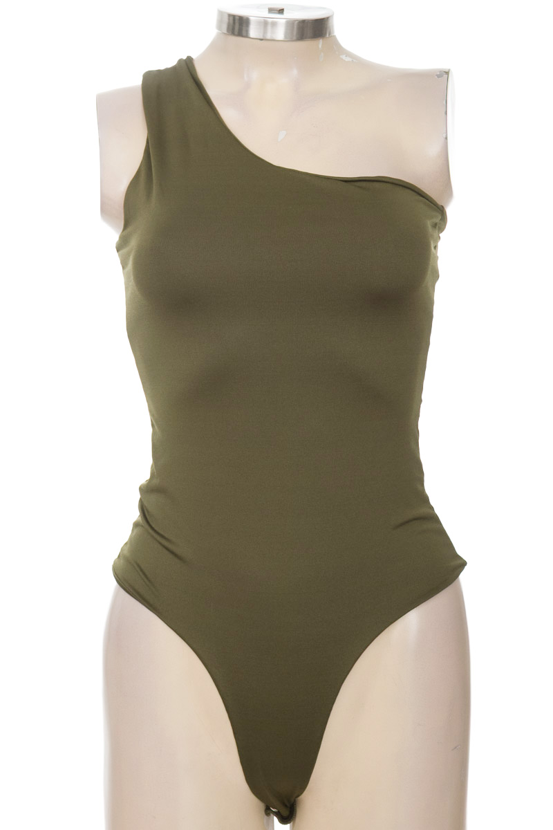 Top / Camiseta color Verde - Closeando