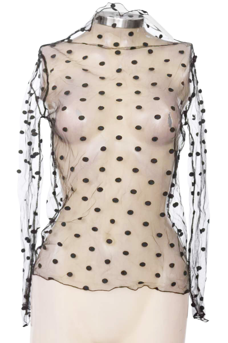 Top / Camiseta color Negro - Closeando