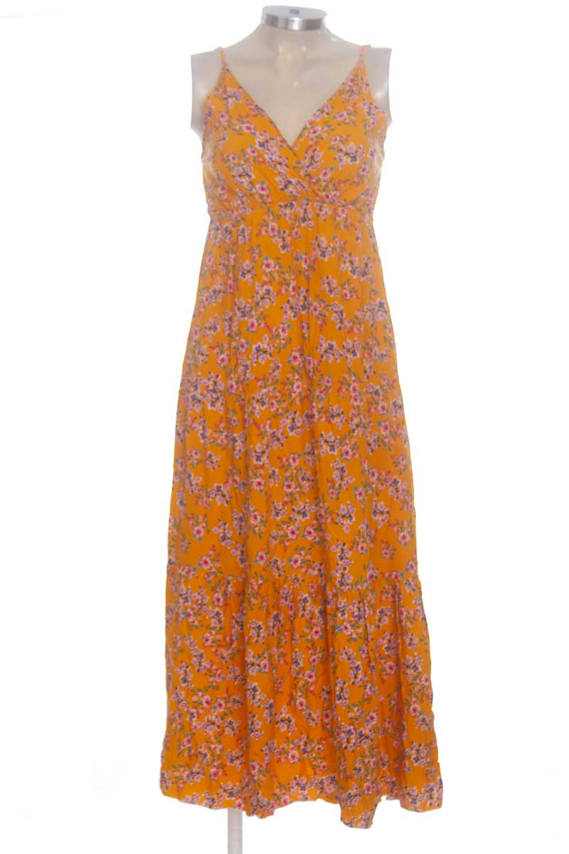 Vestido / Enterizo color Amarillo - Closeando
