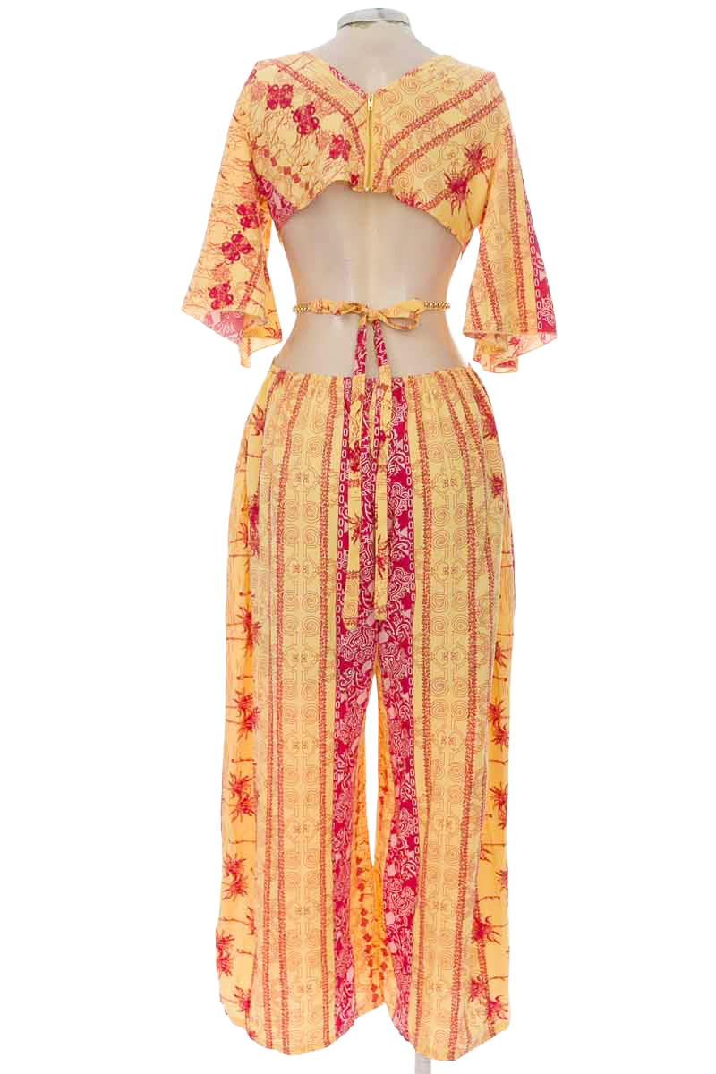 Vestido / Enterizo color Amarillo - Myrose