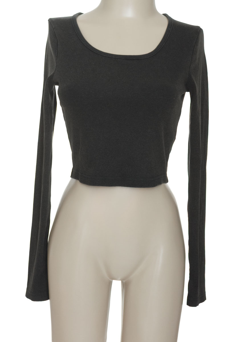 Top / Camiseta color Gris - Gu.