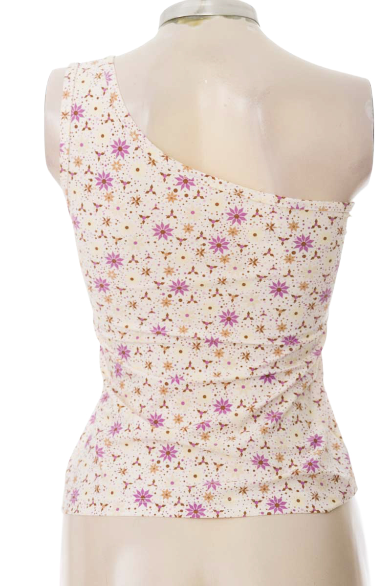 Top / Camiseta color Beige - Closeando