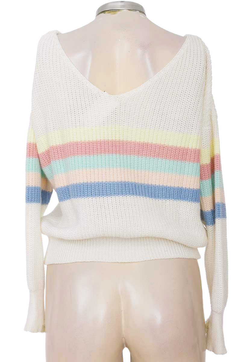 Sweater color Blanco - Closeando