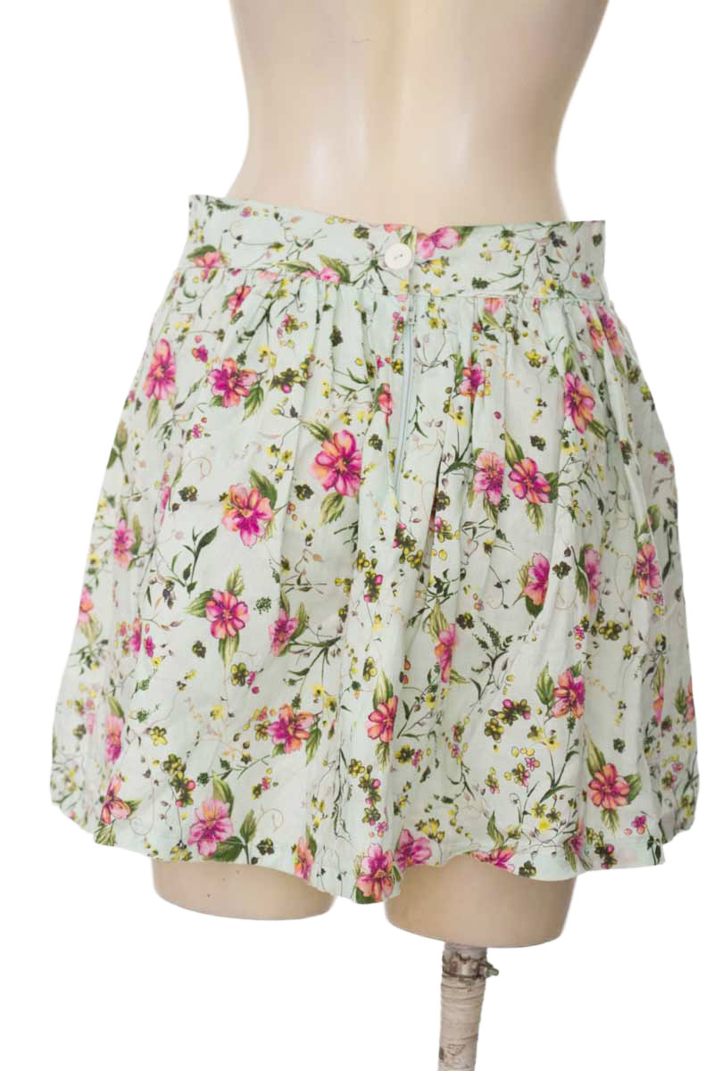 Falda color Verde - Closeando