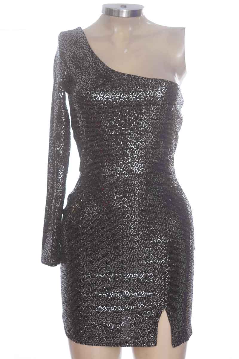 Vestido / Enterizo color Negro - Closeando