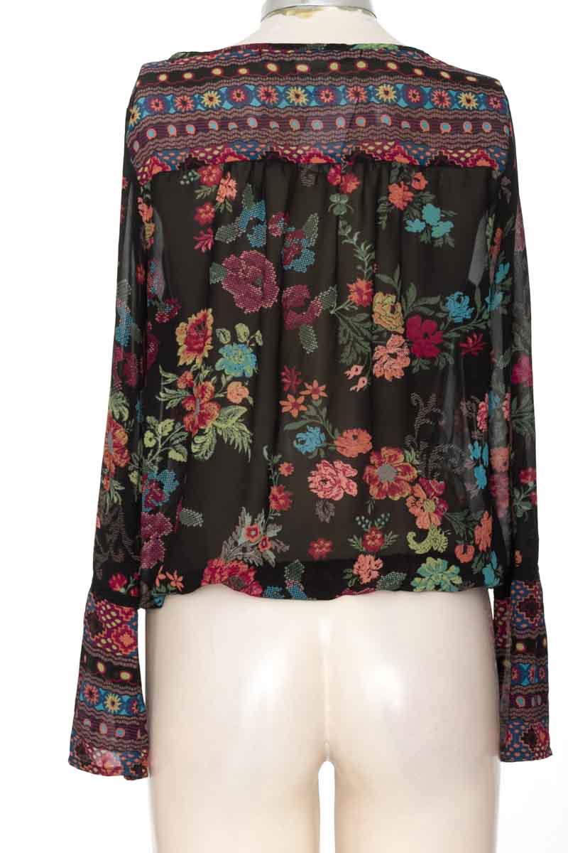 Blusa color Negro - American Rag Cie