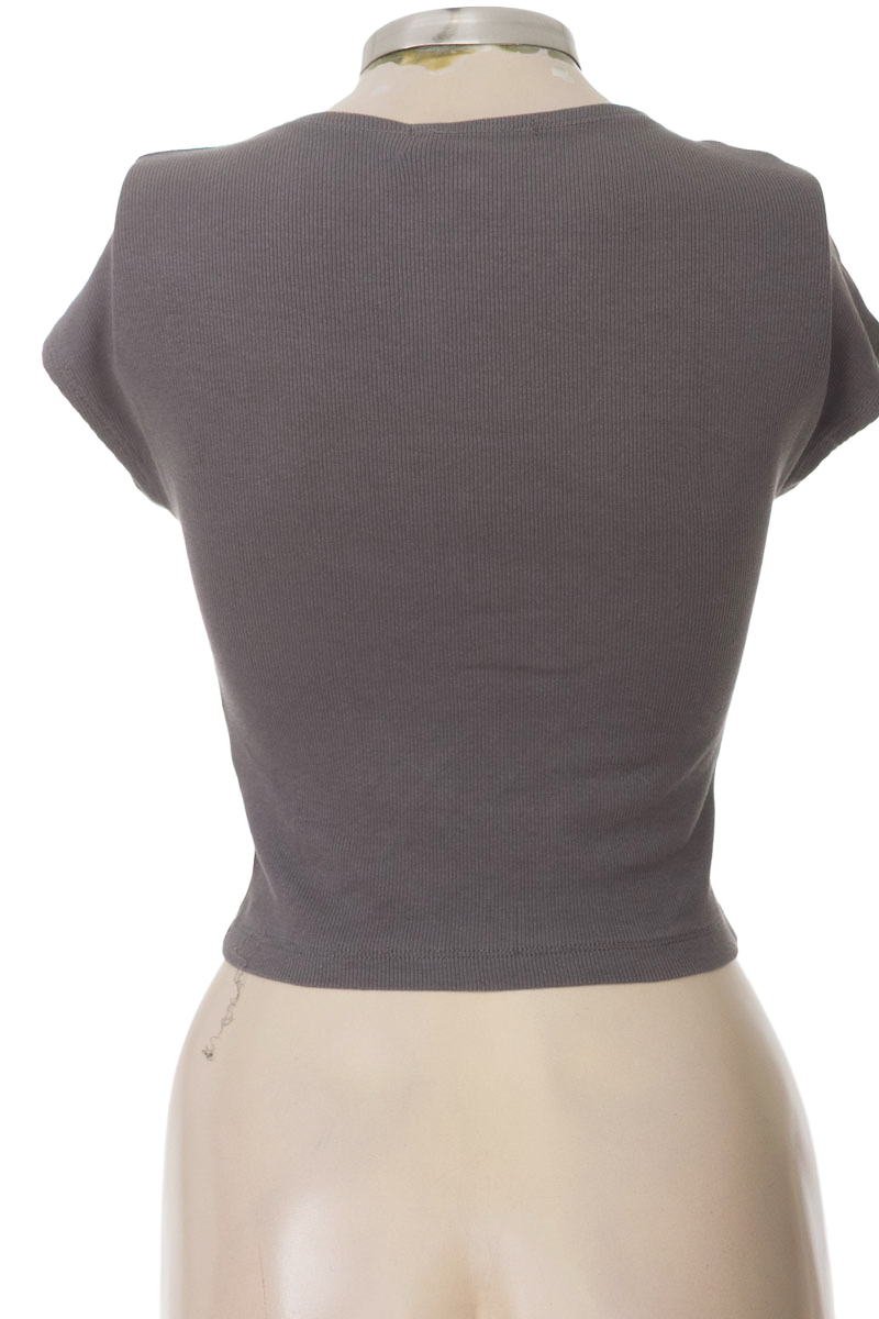 Top / Camiseta color Gris - Stradivarius
