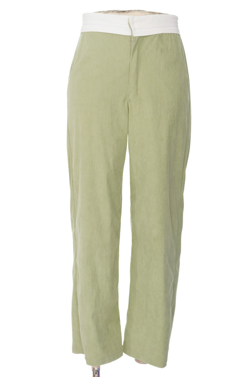 Pantalones color Verde - Closeando