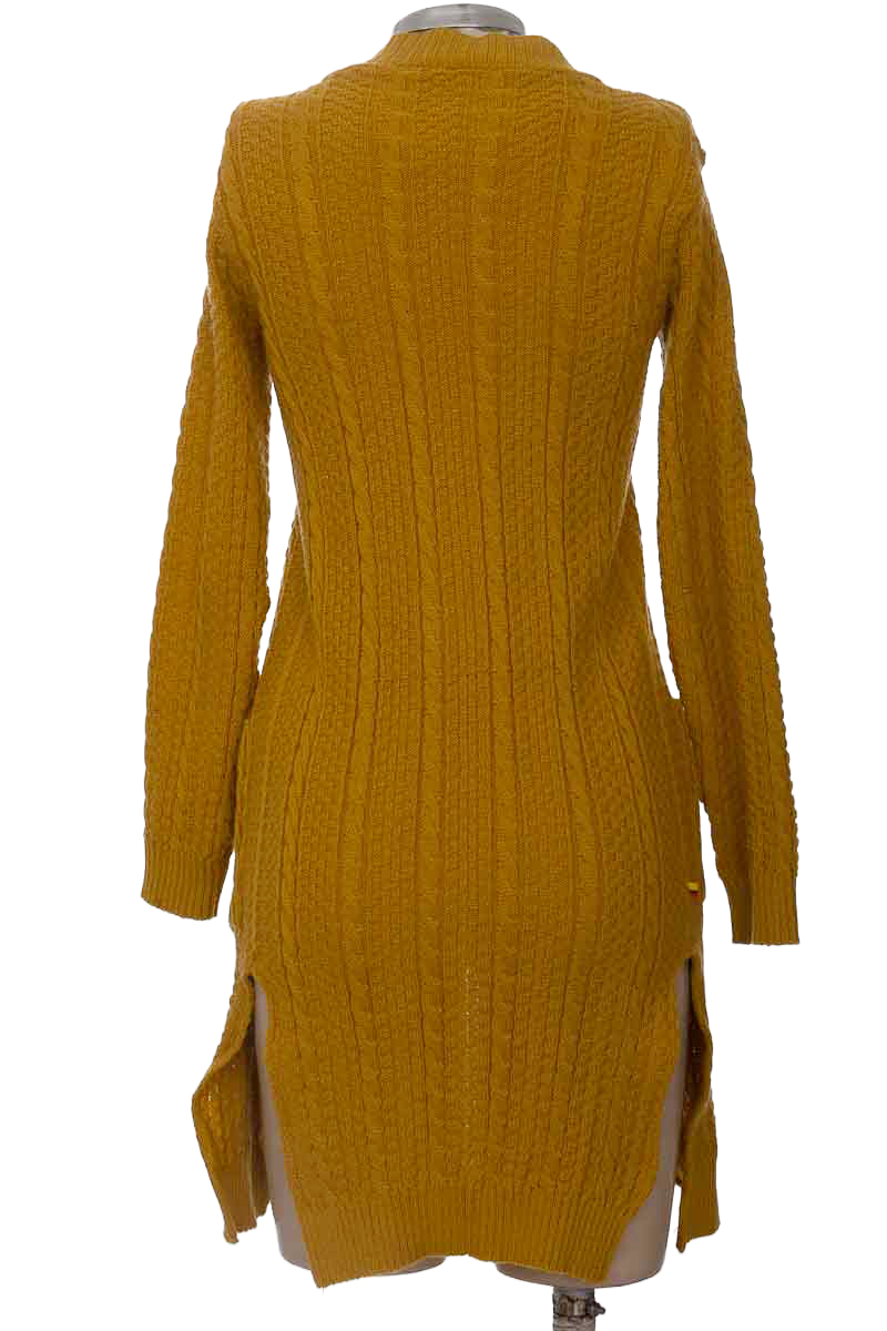 Sweater color Mostaza - Closeando