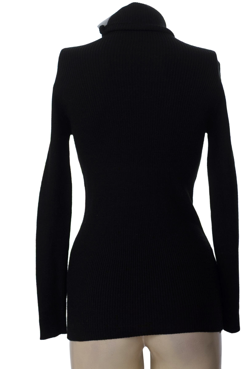 Sweater color Negro - Closeando