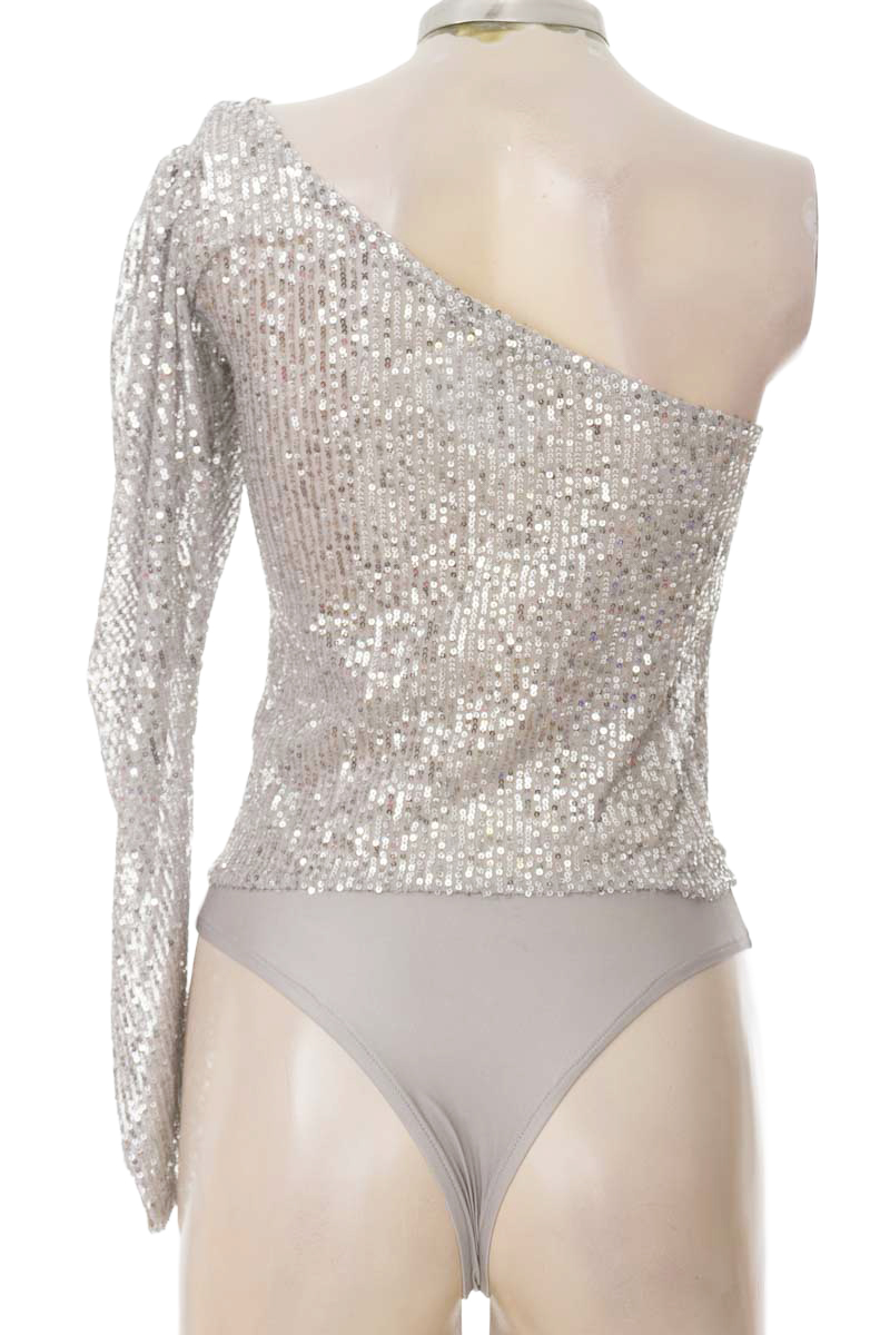 Top / Camiseta color Plateado - Zara