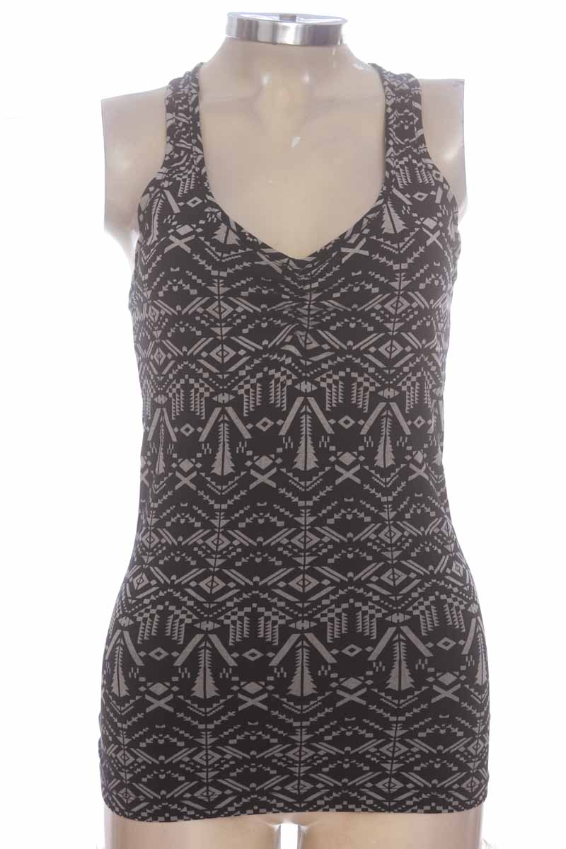 Top / Camiseta color Negro - Love friends