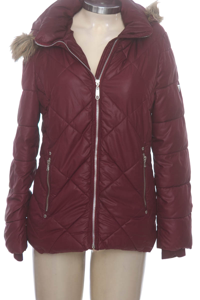 Chaqueta / Abrigo color Vinotinto - Guess