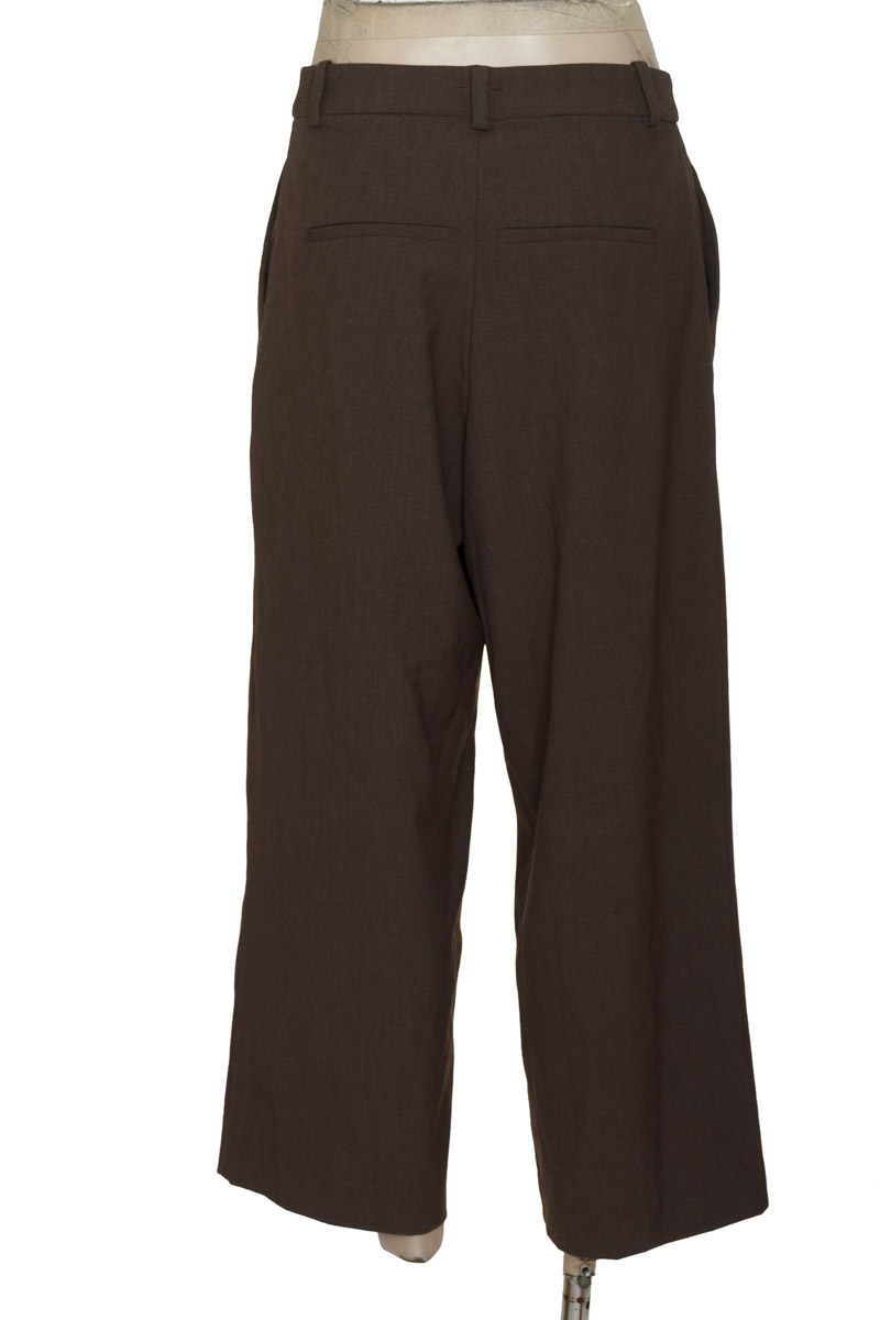 Pantalones color Gris - Closeando