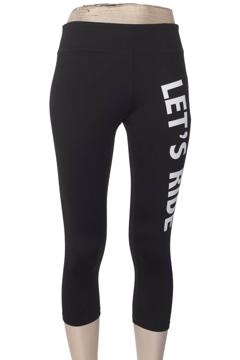 Ropa Deportiva / Salida de Baño color Negro - Forever 21