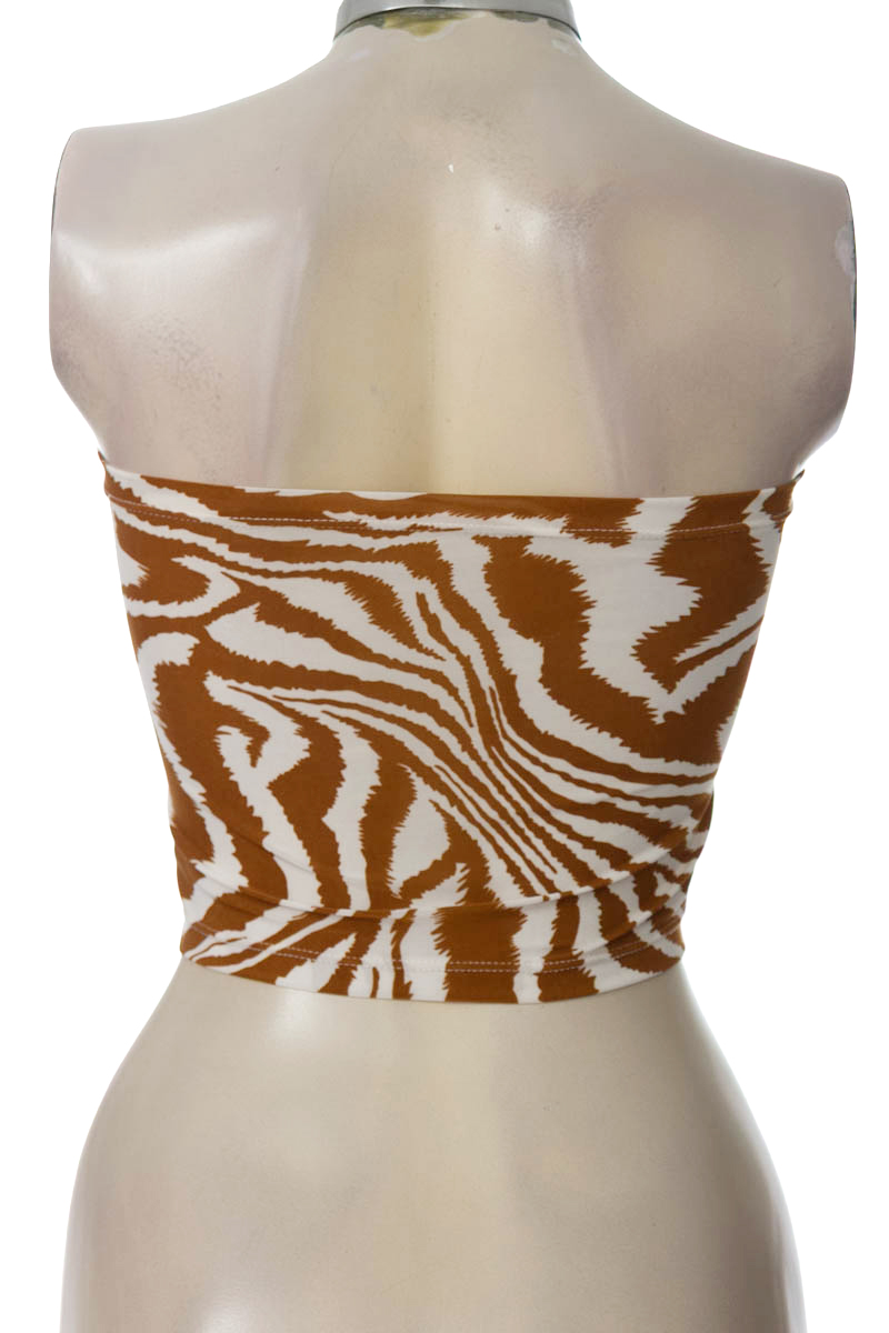 Top / Camiseta color Café - Closeando