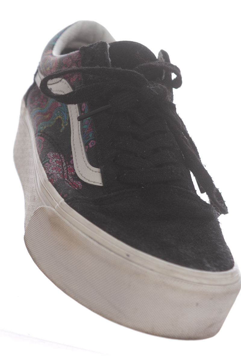 Zapatos color Negro - VANS