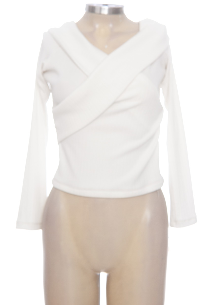 Blusa color Blanco - Closeando