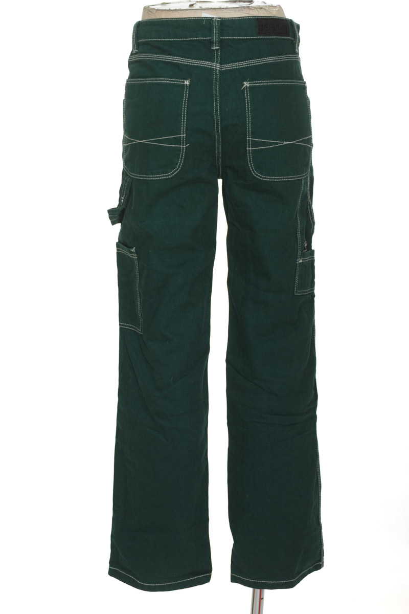 Pantalones color Verde - Bershka