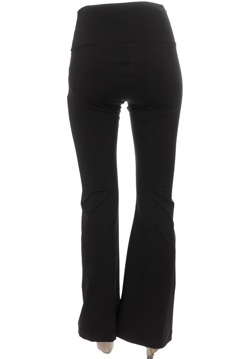 Ropa Deportiva / Salida de Baño color Negro - GreenFit