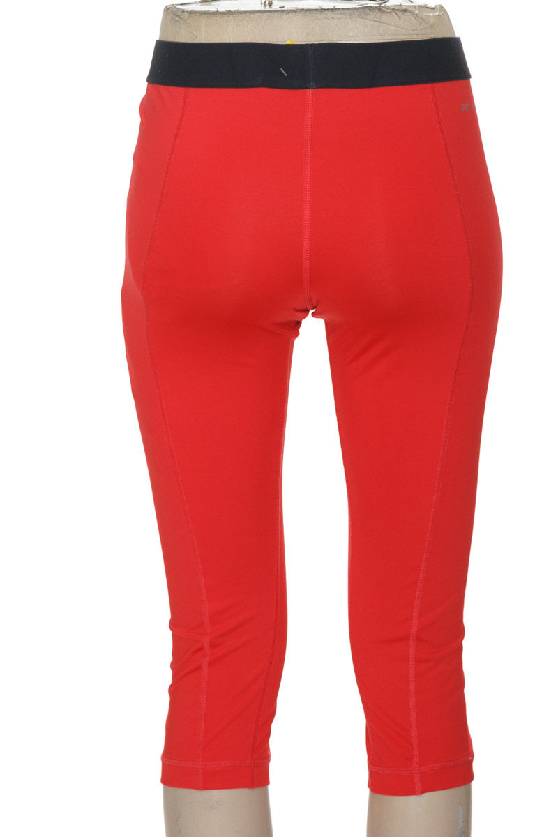 Ropa Deportiva / Salida de Baño color Rosado - Nike