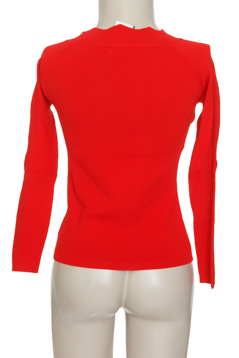Sweater color Rojo - Closeando