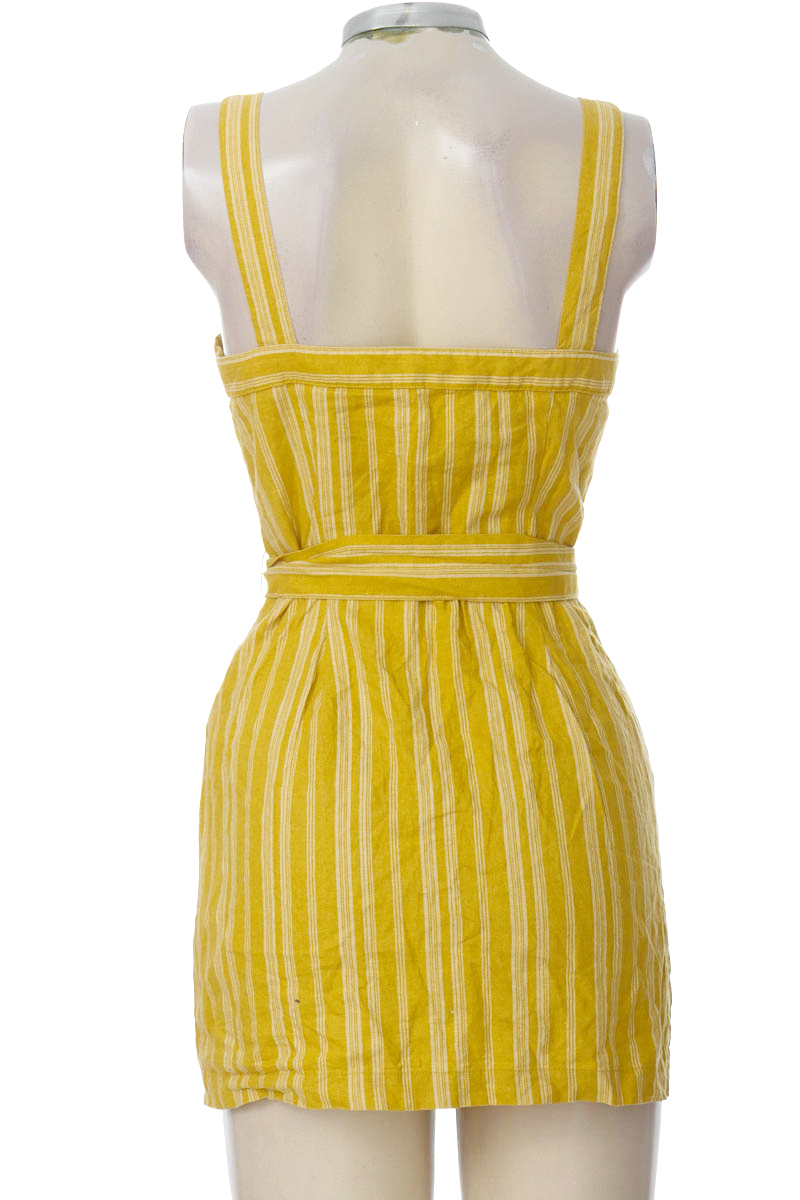 Vestido / Enterizo color Mostaza - Forever 21