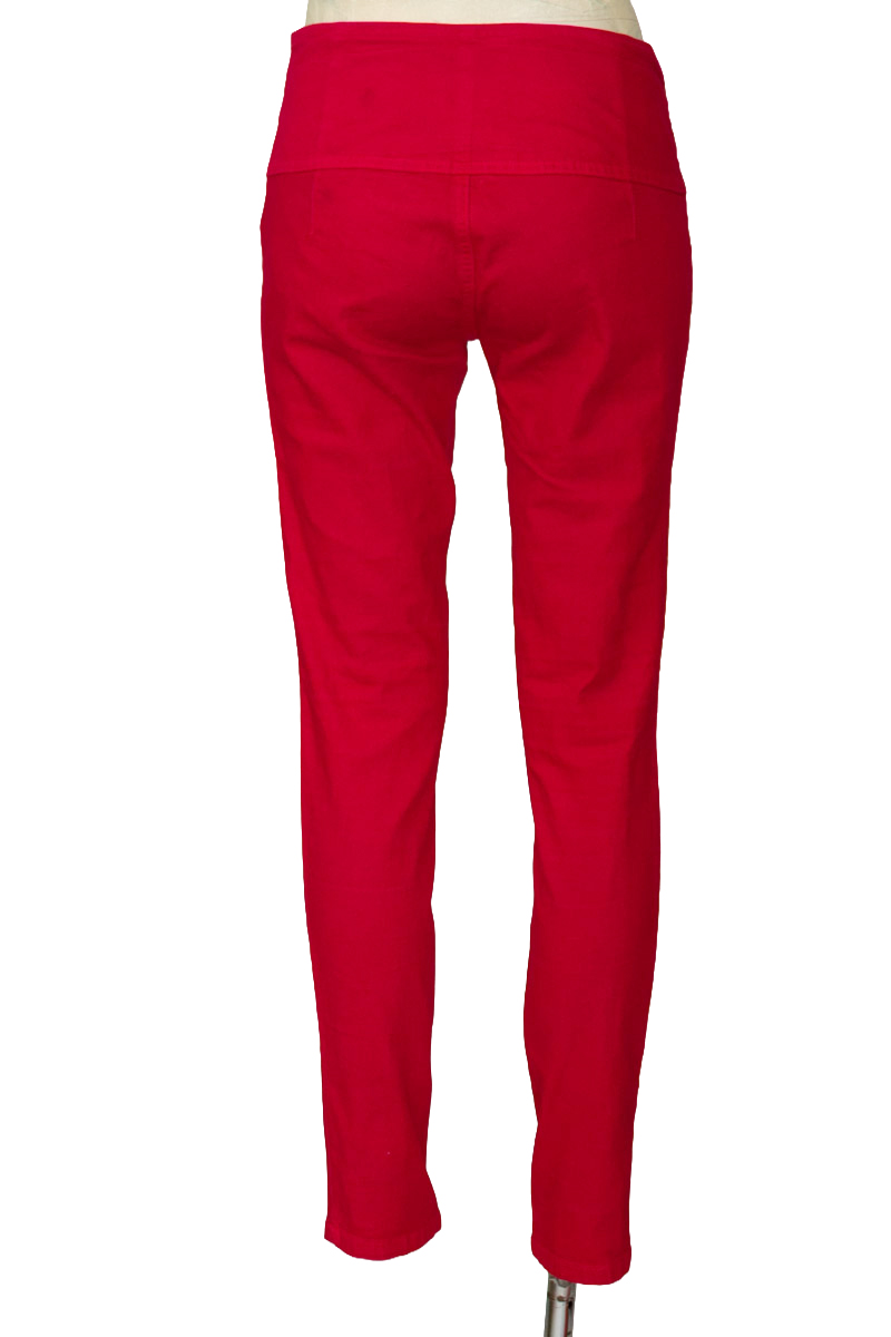 Pantalones color Rojo - Closeando