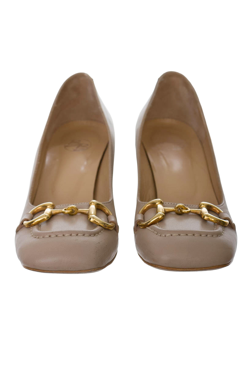 Zapatos color Beige - Closeando