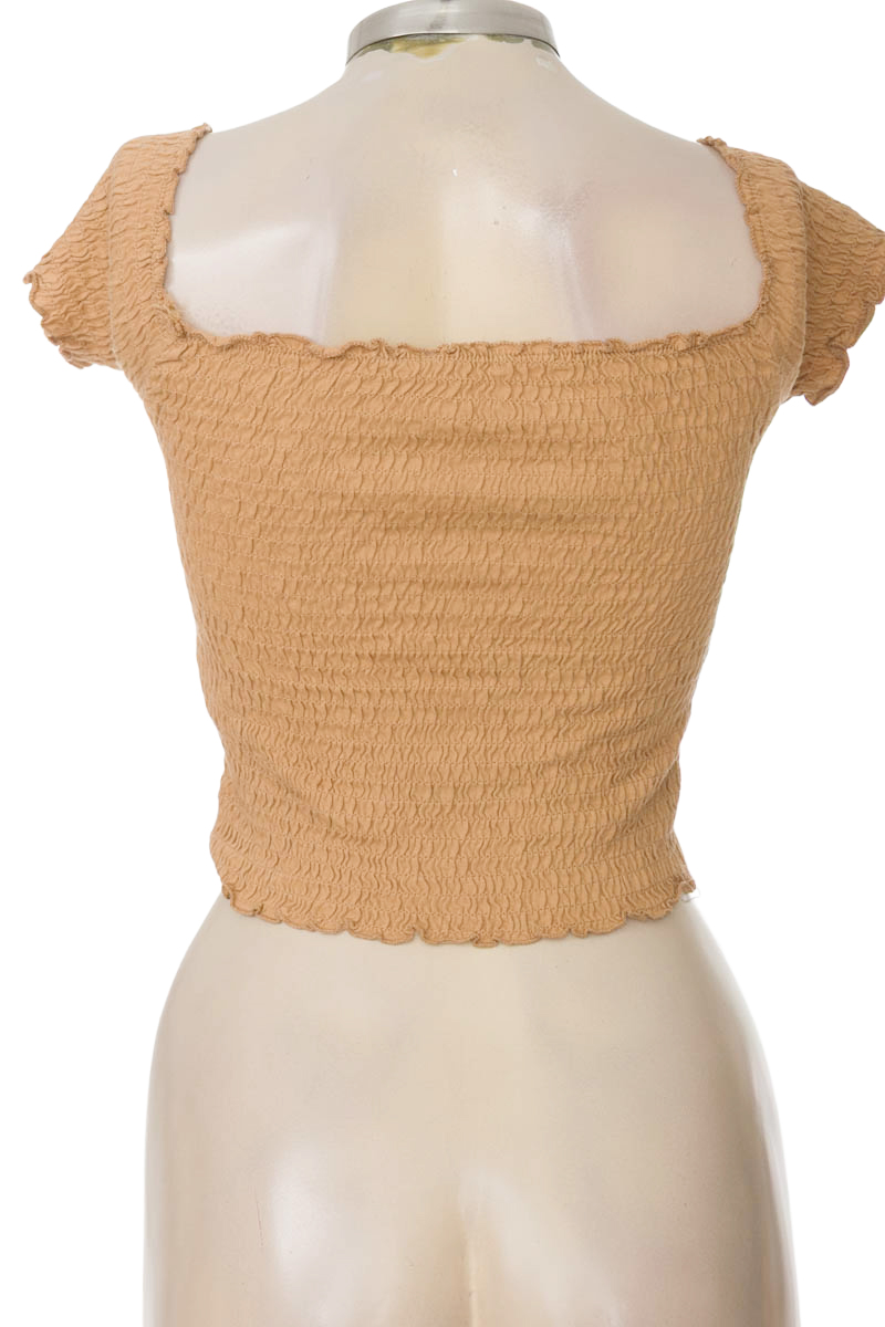 Top / Camiseta color Beige - Stradivarius