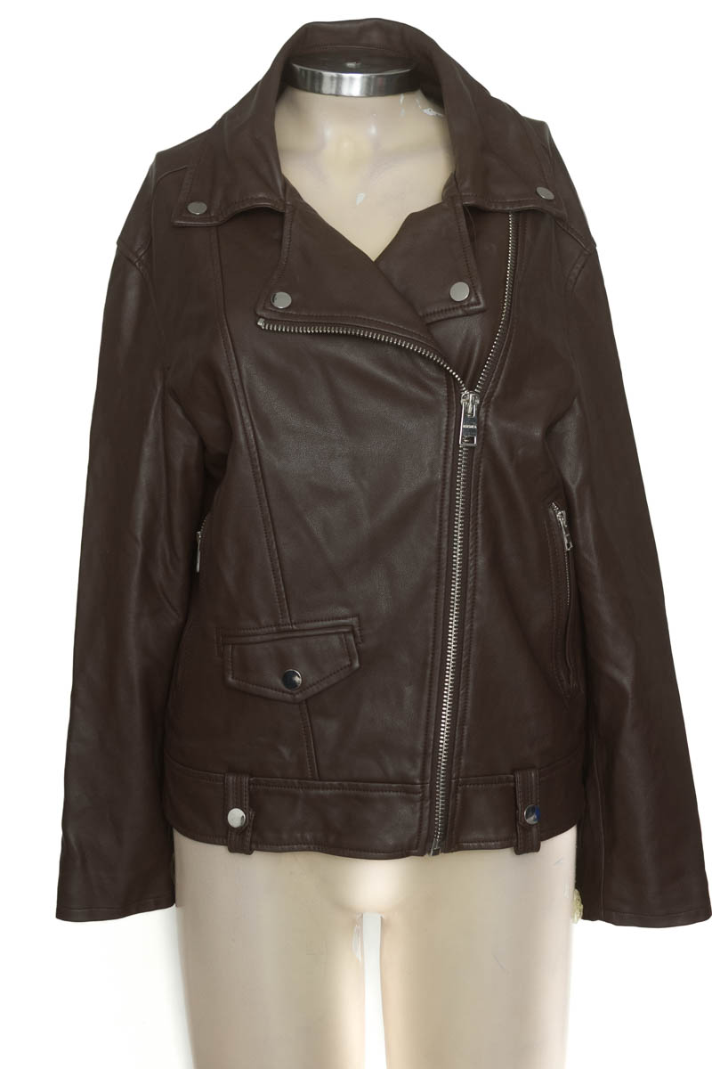 Chaqueta / Abrigo color Café - Bershka