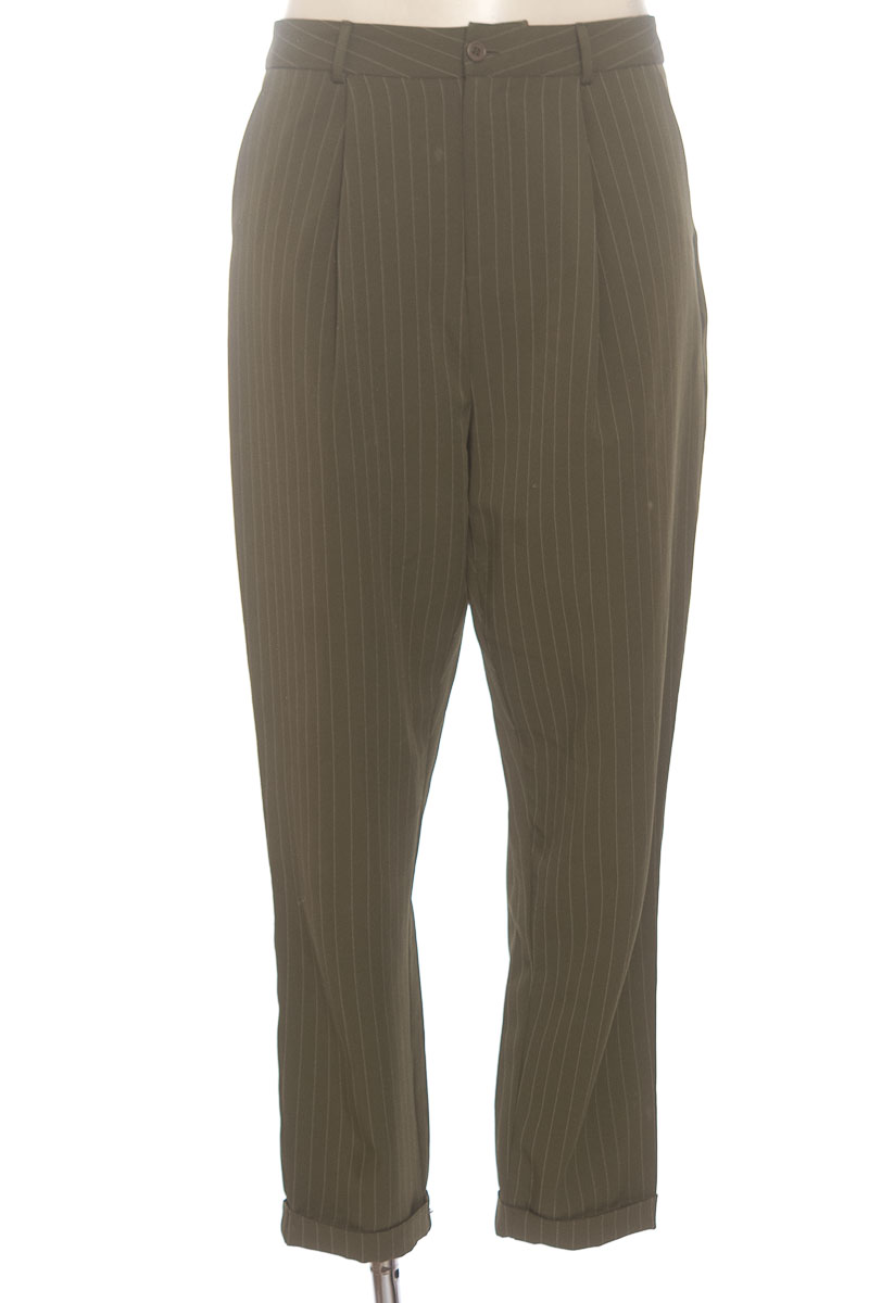 Pantalones color Verde - Forever 21