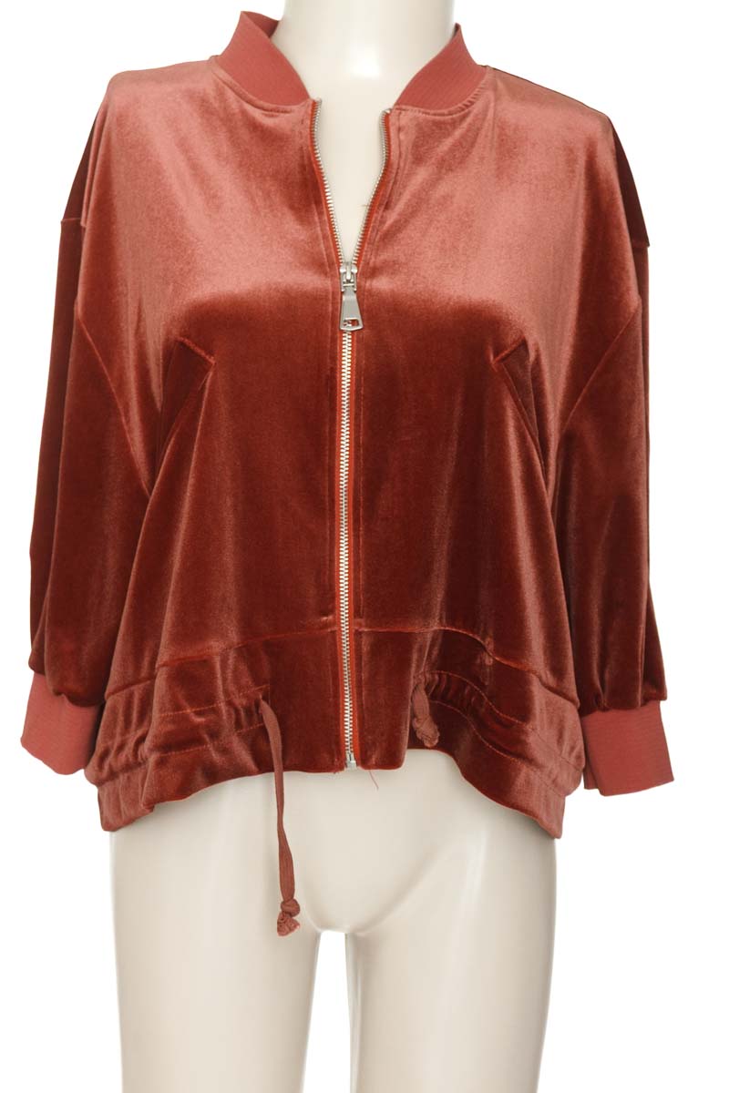 Chaqueta / Abrigo color Vinotinto - Ameé