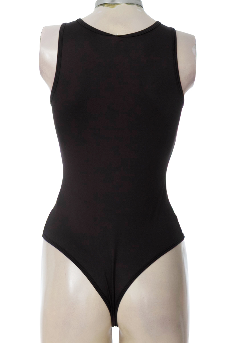 Top / Camiseta color Negro - Carmel