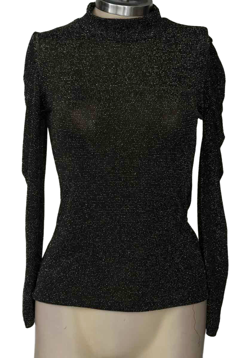 Top / Camiseta color Negro - Closeando