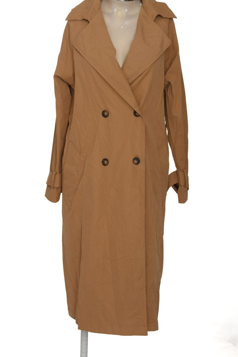 Chaqueta / Abrigo color Beige - Basement