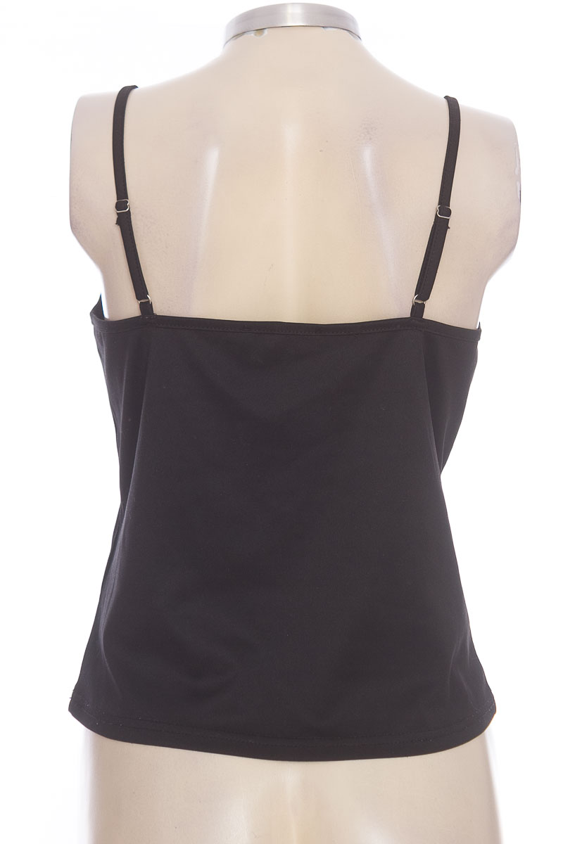 Top / Camiseta color Negro - Alpha & Omega