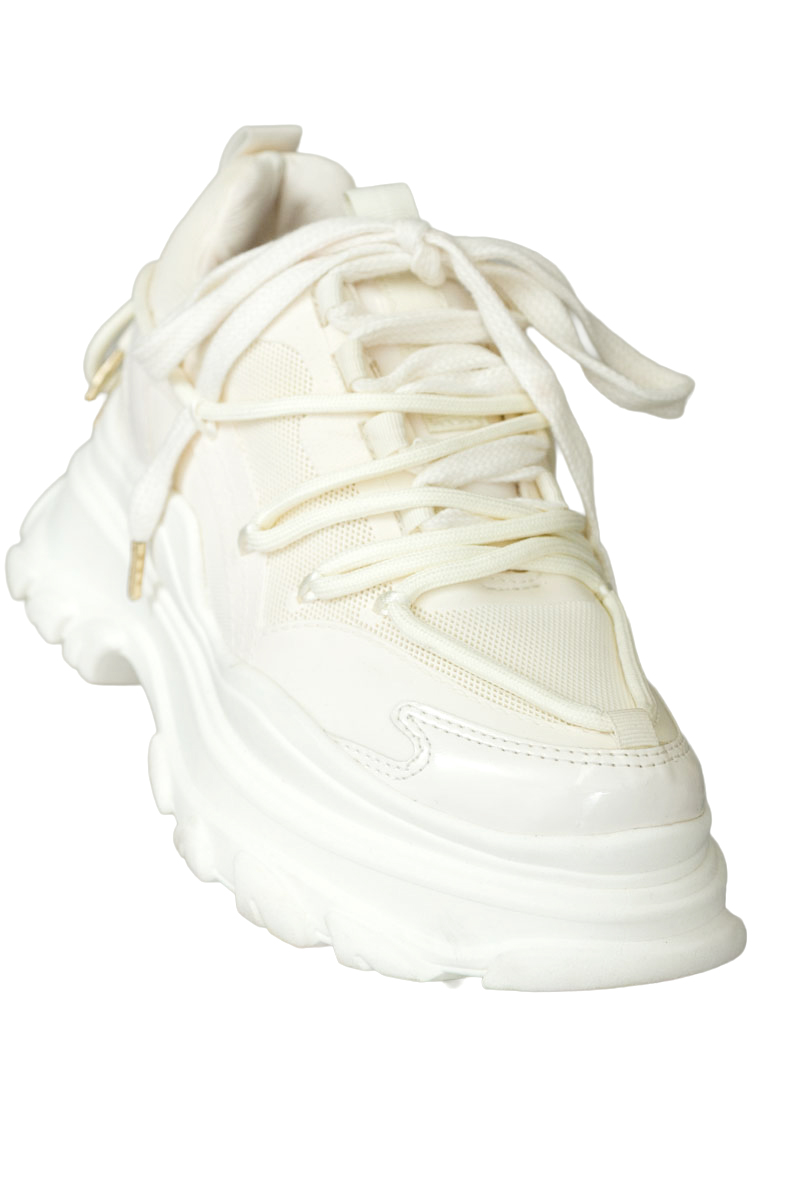 Zapatos color Beige - Closeando