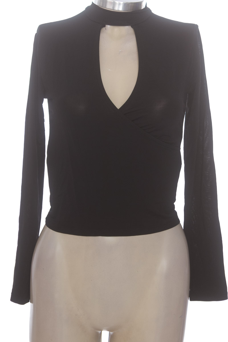 Top / Camiseta color Negro - Stradivarius