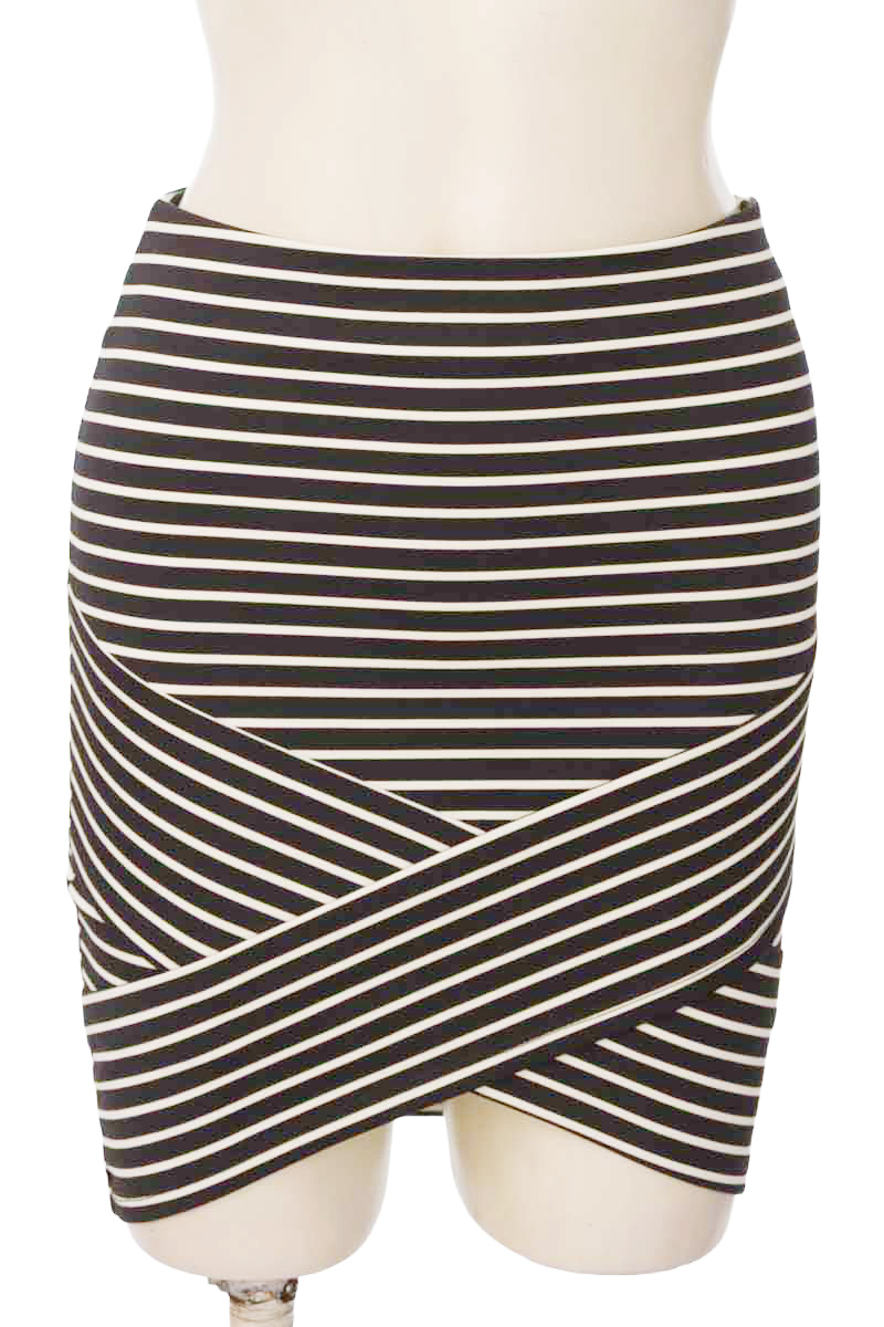 Falda color Negro - NAF NAF