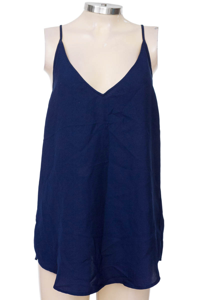 Top / Camiseta color Azul - Koaj