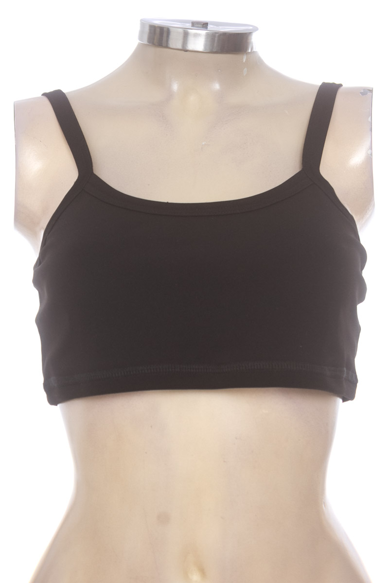 Top / Camiseta color Negro - Closeando