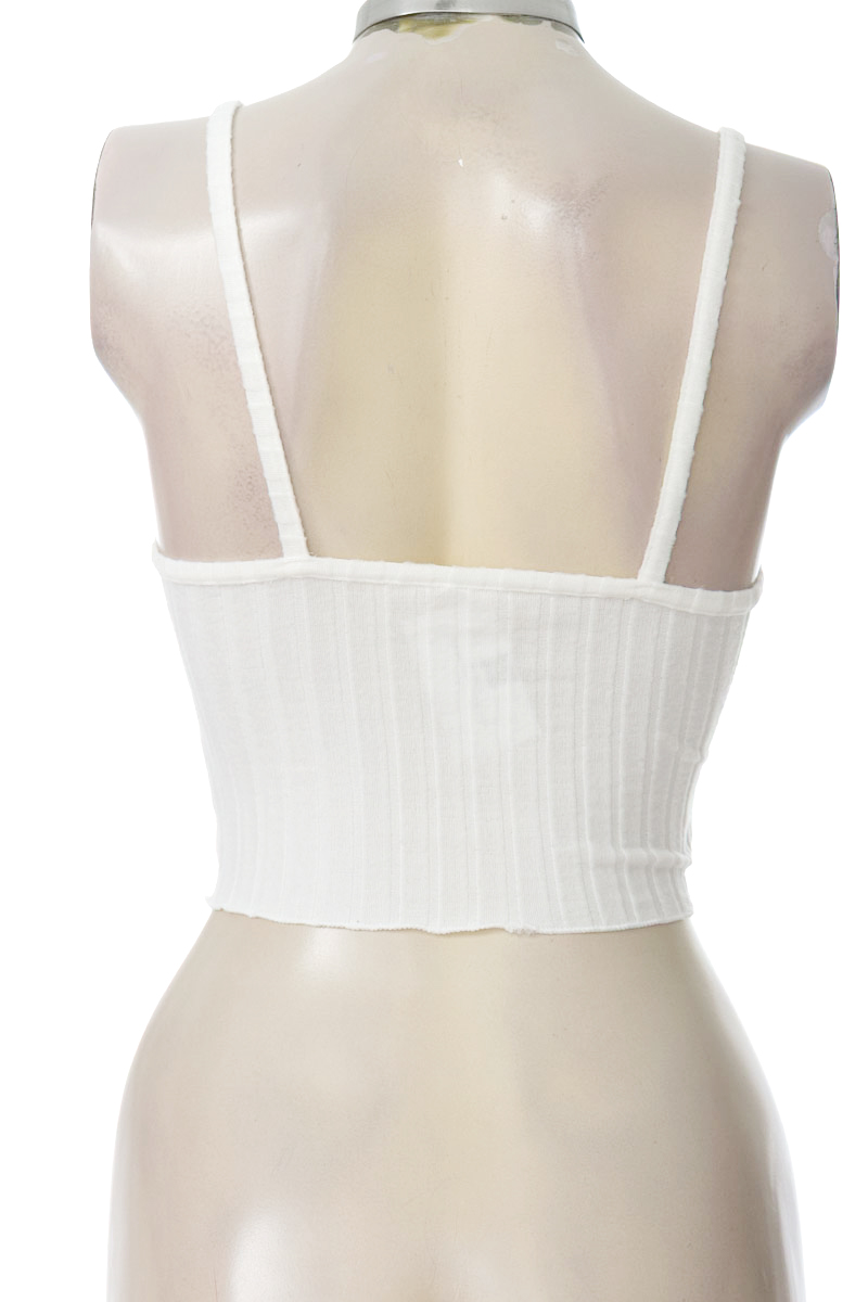 Top / Camiseta color Blanco - Closeando