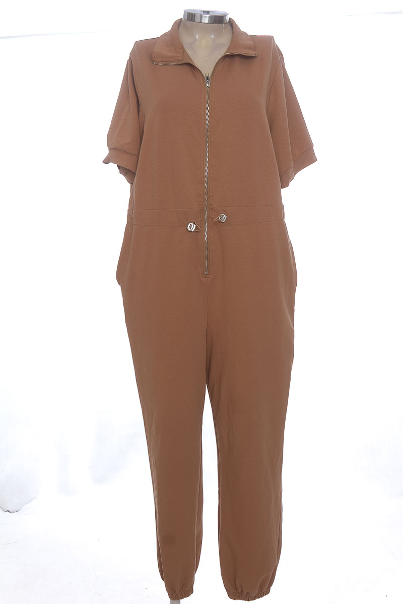 Vestido / Enterizo color Beige - Veesa