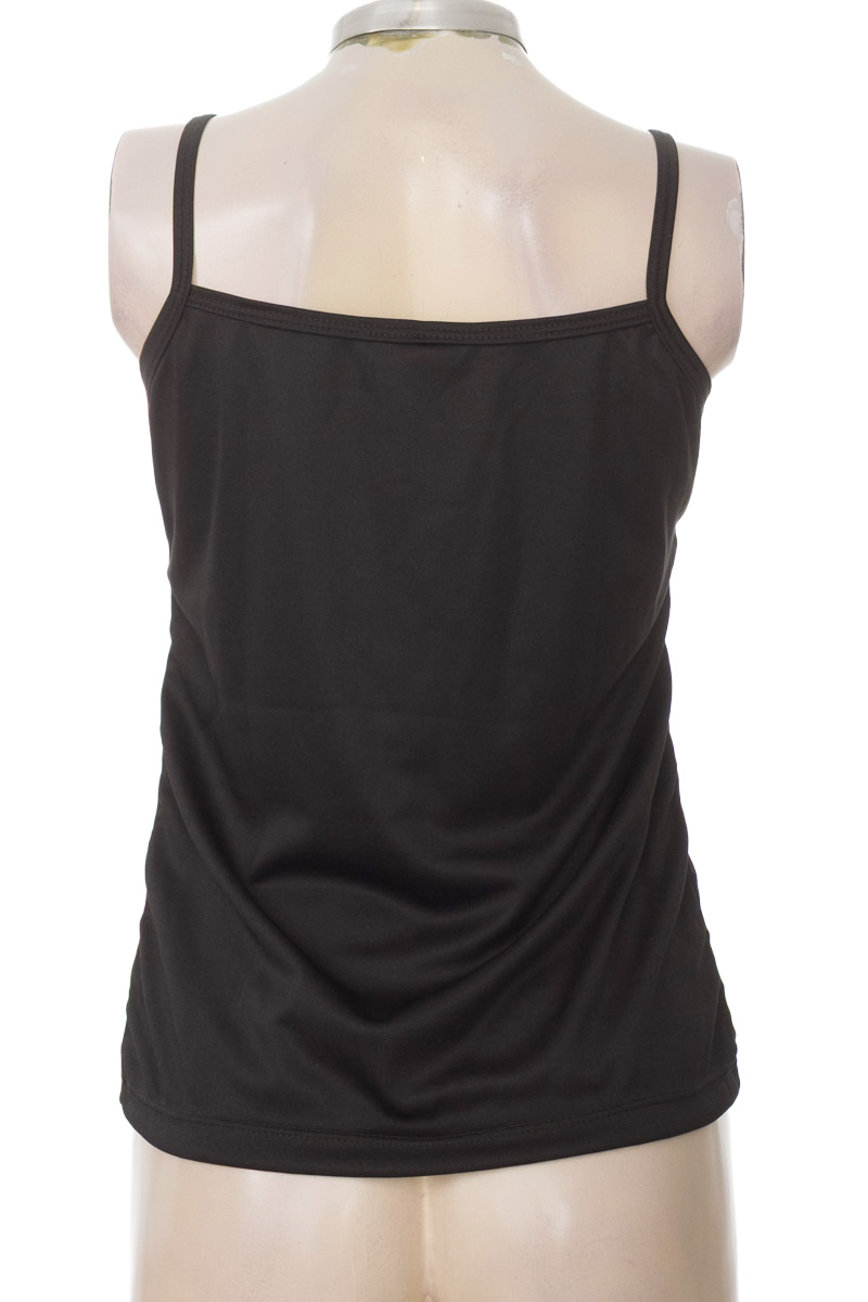 Top / Camiseta color Negro - Closeando